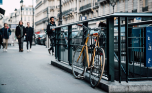 Vélo au pied du métro