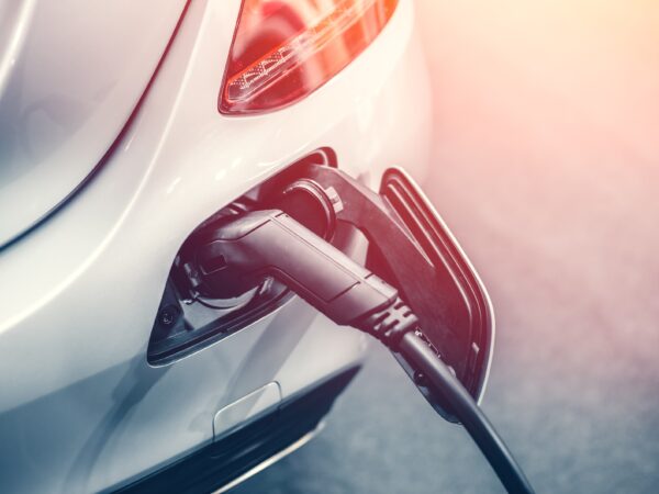 Voiture électrique : et si attendre à la station-service devenait un plaisir en 2030 ?